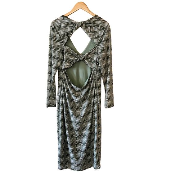 Eloquii Mesh Printed V Neck Twist Open Back Midi Dress Size 18 NWT Green Cream - Picture 3 of 12